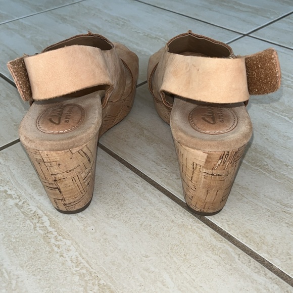 Clark’s Artisan Wedge Sandals 7.5 - Picture 5 of 10